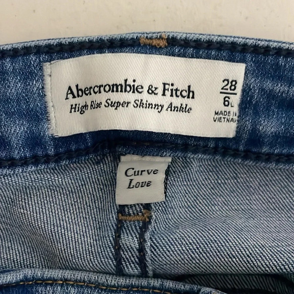Abercrombie & Fitch Size 28 / 6L Curve Love High Rise Super Skinny Ankle Jeans - Picture 8 of 12